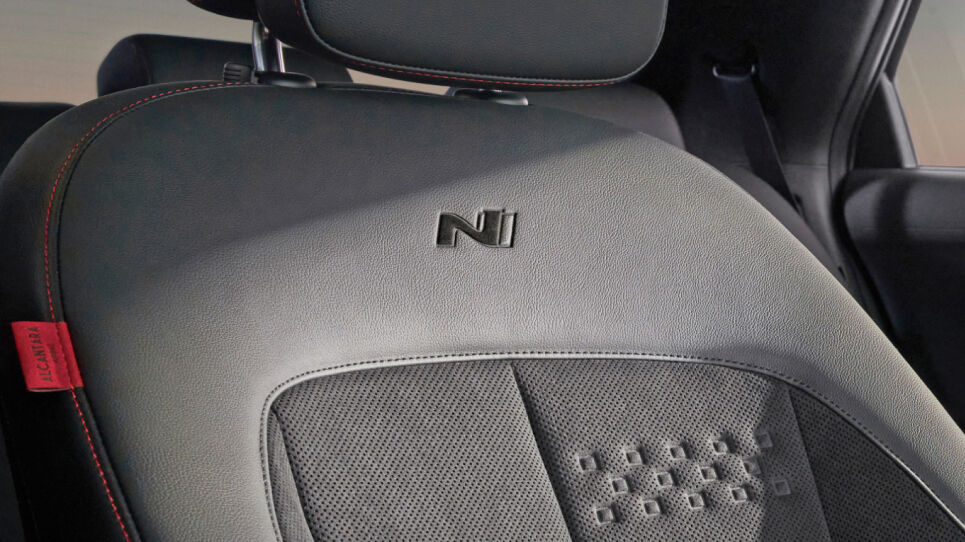IONIQ5-Nline_Int_Hotspot_965x542_1 (1).jpg