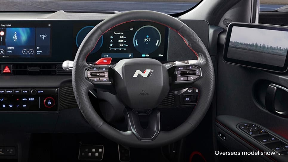 IONIQ5-Nline_Int_Hotspot_Steering_Wheel_965x542_3.jpg