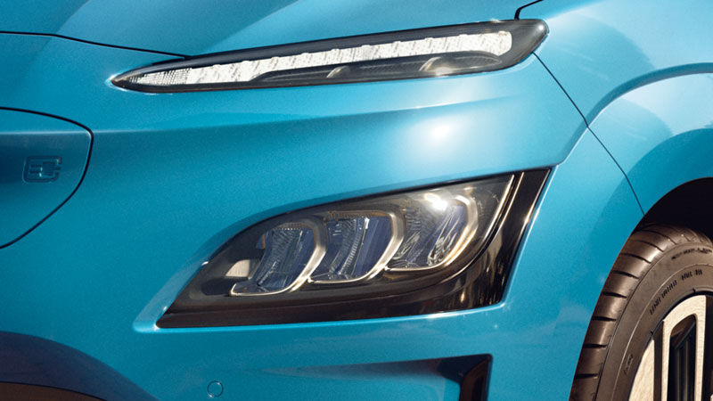 Hyundai_KonaEV_Exterior-masonry_daytime-running-lights_800x450.jpg