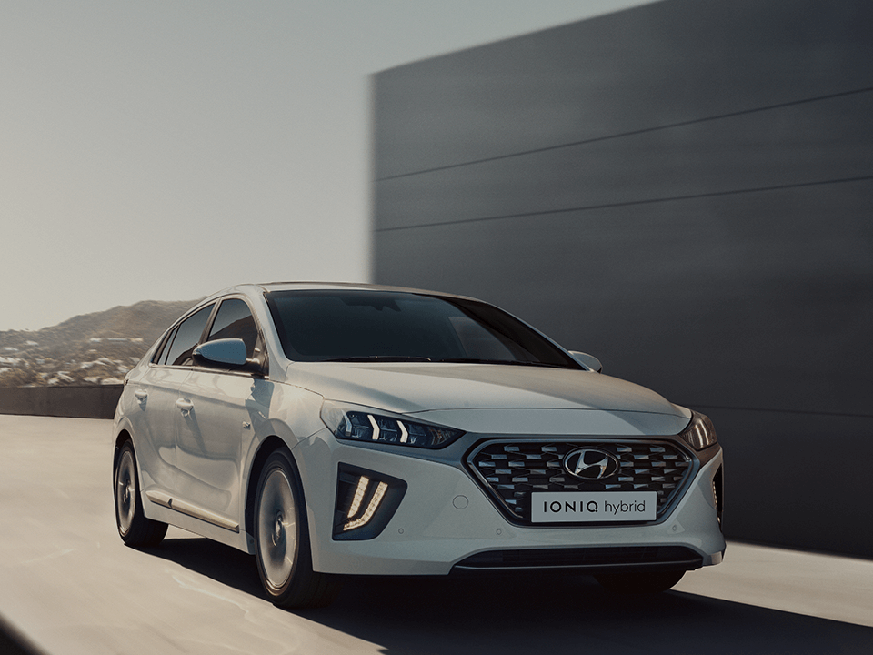Hyundai_IONIQ_Double_960x720.png