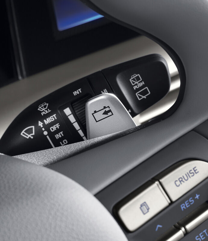 Hyundai_Nexo_Paddle-Shift_690x800.jpg