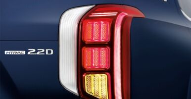 ExteriorMosaicGrid_RearTailights_386x200.jpg