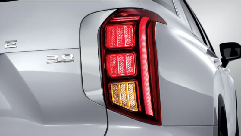 hyundai_palisade-my21_exterior_led-rear-combination-lights_800x450.jpg