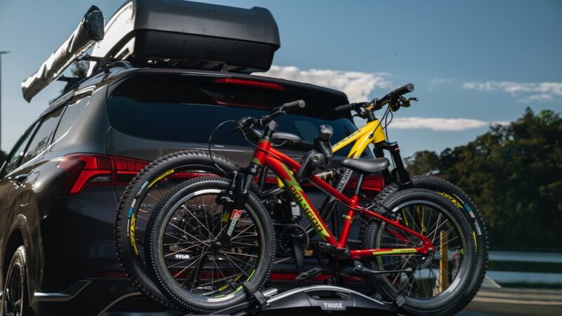 Hyundai_Accessories_Santa_Fe_Two_Bike_Carrier_800x450.jpg