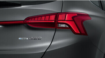 hyundai_santa-fe-my21_exterior_led-rear-combination-taillights_363x200.jpg