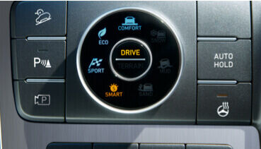 hyundai_santa-fe-my21_performance_drives-modes-comfort-eco-sport-smart_369x210.jpg