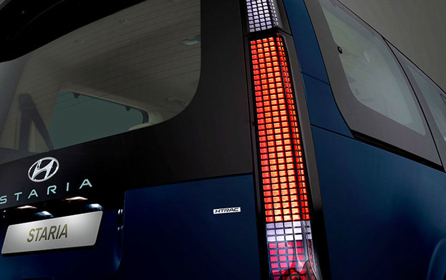 Hyundai_staria_Key-features_LED-taillights_890x560.jpg
