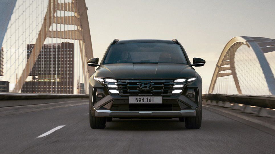 Hyundai_TUCSON_Petrol_Exterior_Hotspot_Desktop_965x542_3.jpg
