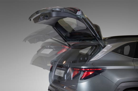 Hyundai_TUCSON_Petrol_Smart_Power_Tailgate_Tech02.jpg