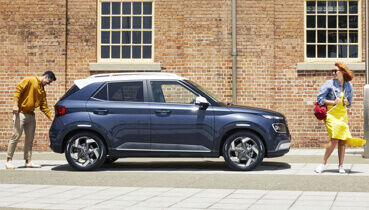 Hyundai_PIP_Venue_Rear_Privacy_Glass_369x210.jpg