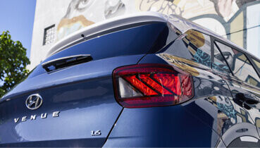 Hyundai_Venue_Exterior_Rear_Lights_369x210.jpg