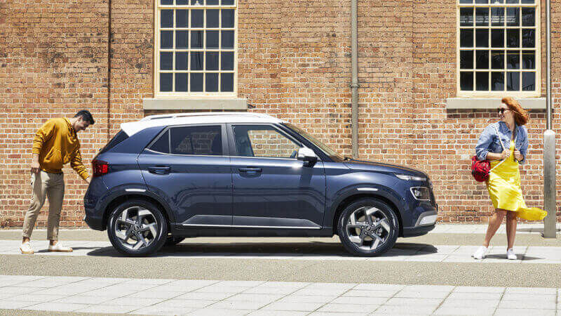 Hyundai_PIP_Venue_Rear_Privacy_Glass_800x450.jpg