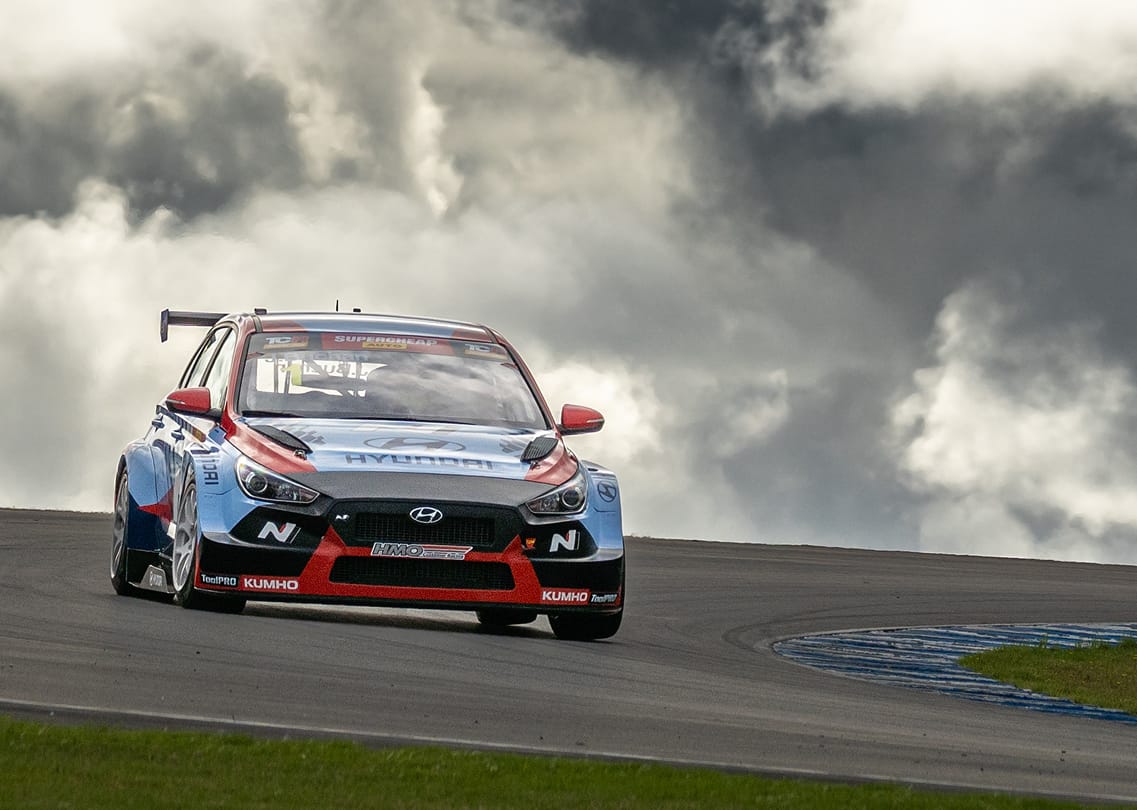 Touring Car Racing (TCR)