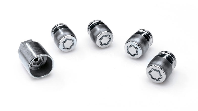 HyundaI_Accessories_Exterior_Locking_Wheel_Nuts_and_Key_800x450.jpg