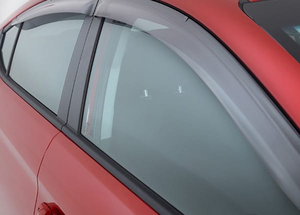 Elantra_accesories_Tinted_Visors_600x430.jpg