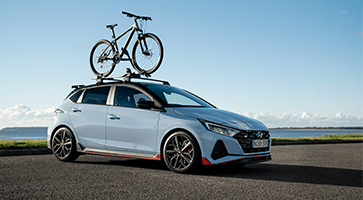 HYUNDAI_ACCESSORIES_N_i20_Bike_Carrier_WheelOn_FullShot_15-363x200px.png