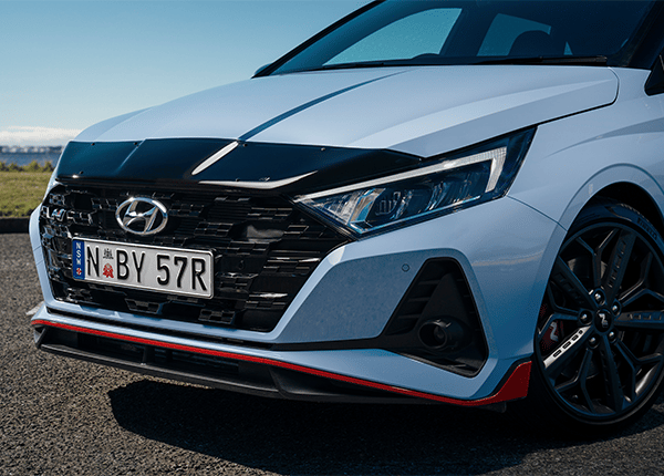 HYUNDAI_ACCESSORIES_N_i20_Bonnet_Protector_03_600x430px.png