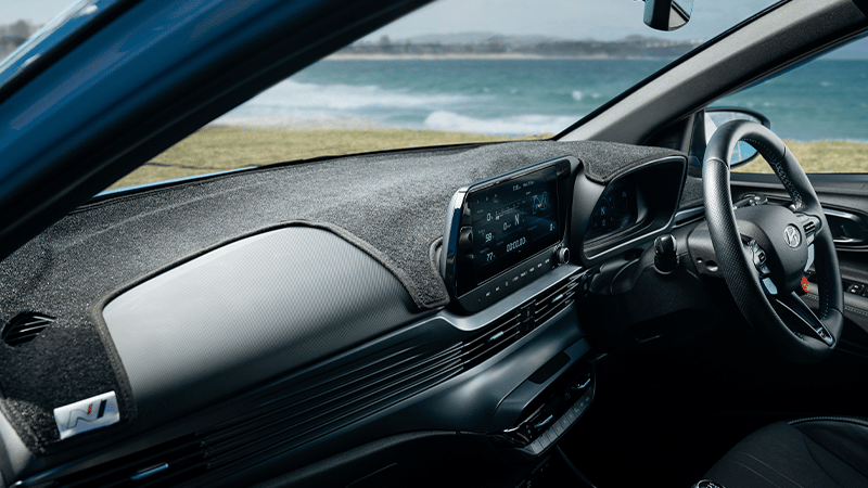 HYUNDAI_ACCESSORIES_N_i20_Dashmat_08-800x450px.png