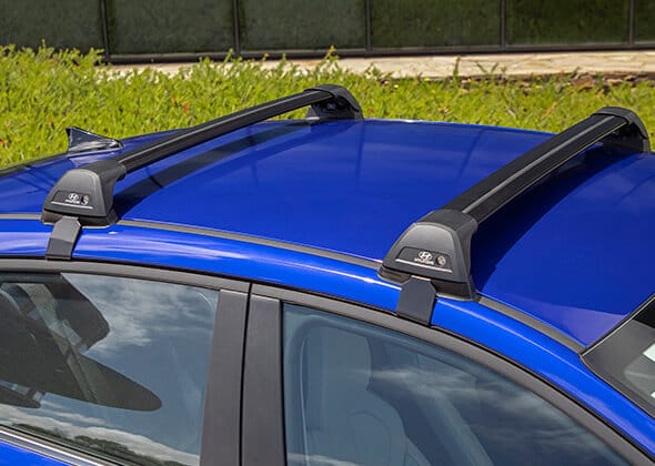 Hyundai_Accessories_i30-Sedan_CN7_roof-racks-flush_590x420.jpg