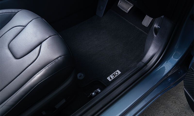Hyundai i30 shop sedan accessories