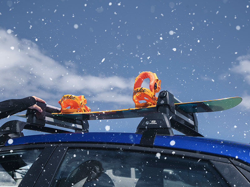 Hyundai_Accessories_i30-Sedan_CN7_ski-snowboard-carrier-03_800x600.jpg