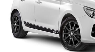 Hyundai_i30_Accessories_Lower_door_decal_black_363x200.jpg