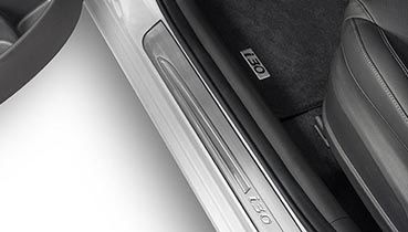 i30_accessories_PDi30-White-Euro-Chrome-Door-strip_369x210.jpg