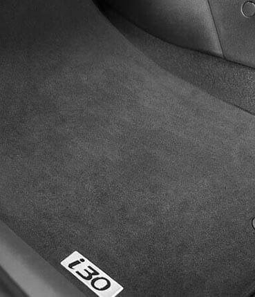 i30_accessories_PDi30-tailored-carpet-floor-mat_396x430.jpg