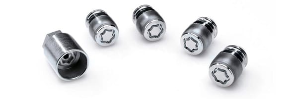 HyundaI_Accessories_Exterior_Locking_Wheel_Nuts_and_Key_590x200.jpg