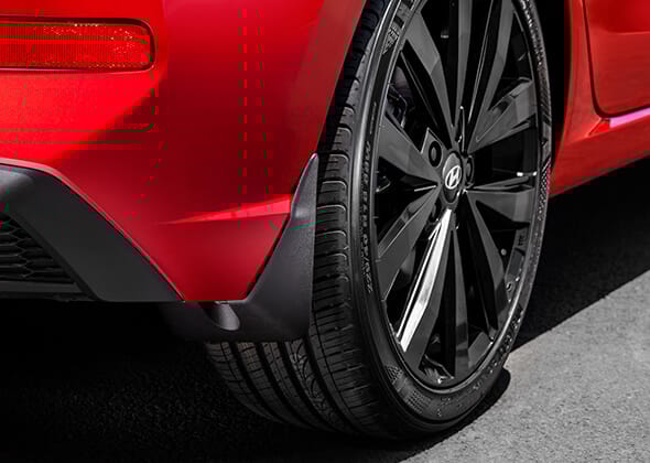 Hyundai_Accessories_i30Hatch_Rear-Mudflaps_590x420.jpg