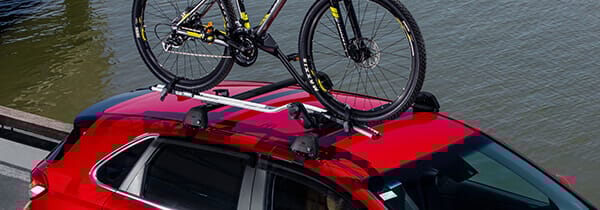 Hyundai_Accessories_i30-Hatch_18-BikeCarrierWheelOn_600x210.jpg