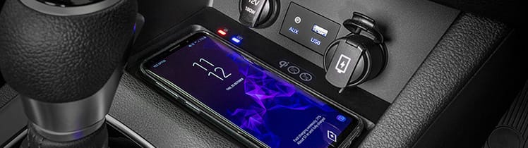 i30_accessories_inductiveCharging_748x210.jpg