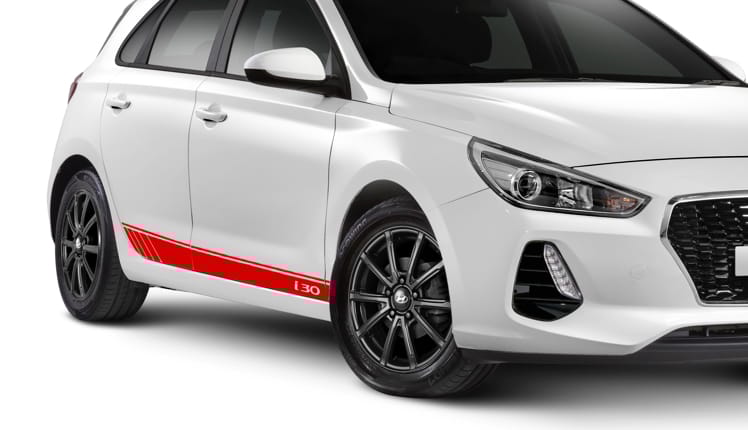 Hyundai_i30_Accessories_Lower_door_decal_red_748x430.jpg