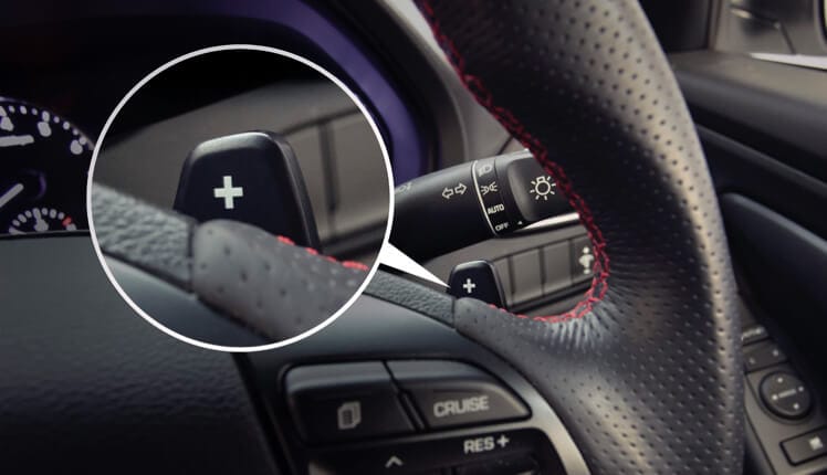 Hyundai_i30_accessories_Paddle_shifter_steering_wheel_748x430.jpg