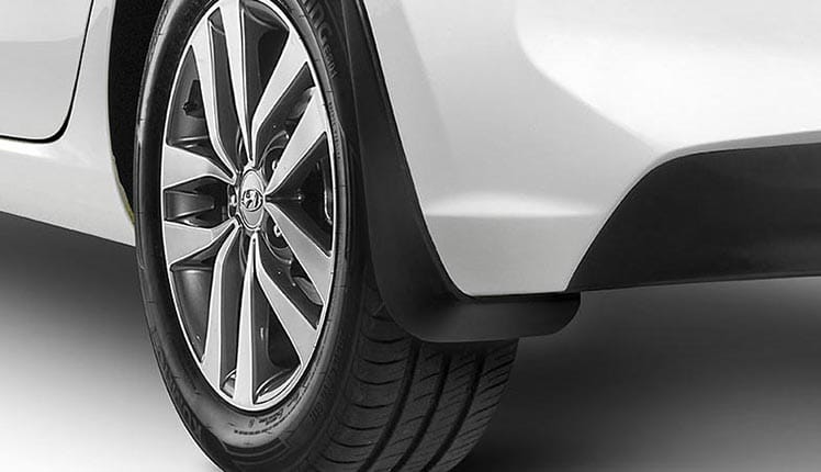 i30_accessories_Mudflaps_748x430.jpg