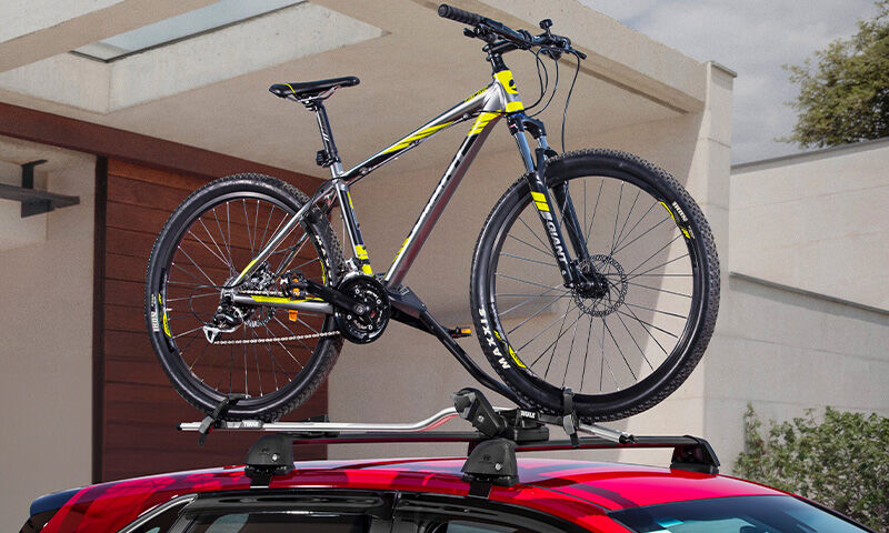 HYUNDAI_ACCESSORIES_i30_N_Line_Bike_Carrier_Wheel_On_800x480.jpg