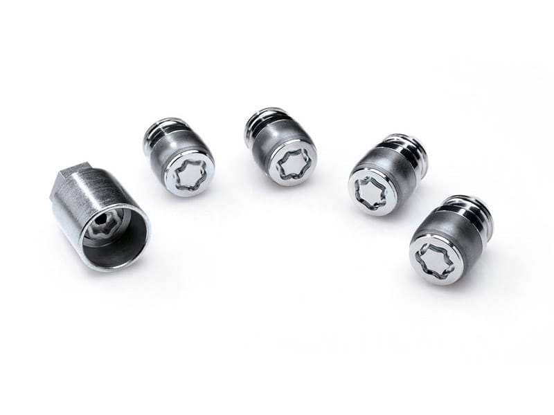 HyundaI_Accessories_Exterior_Locking_Wheel_Nuts_and_Key_800x600.jpg
