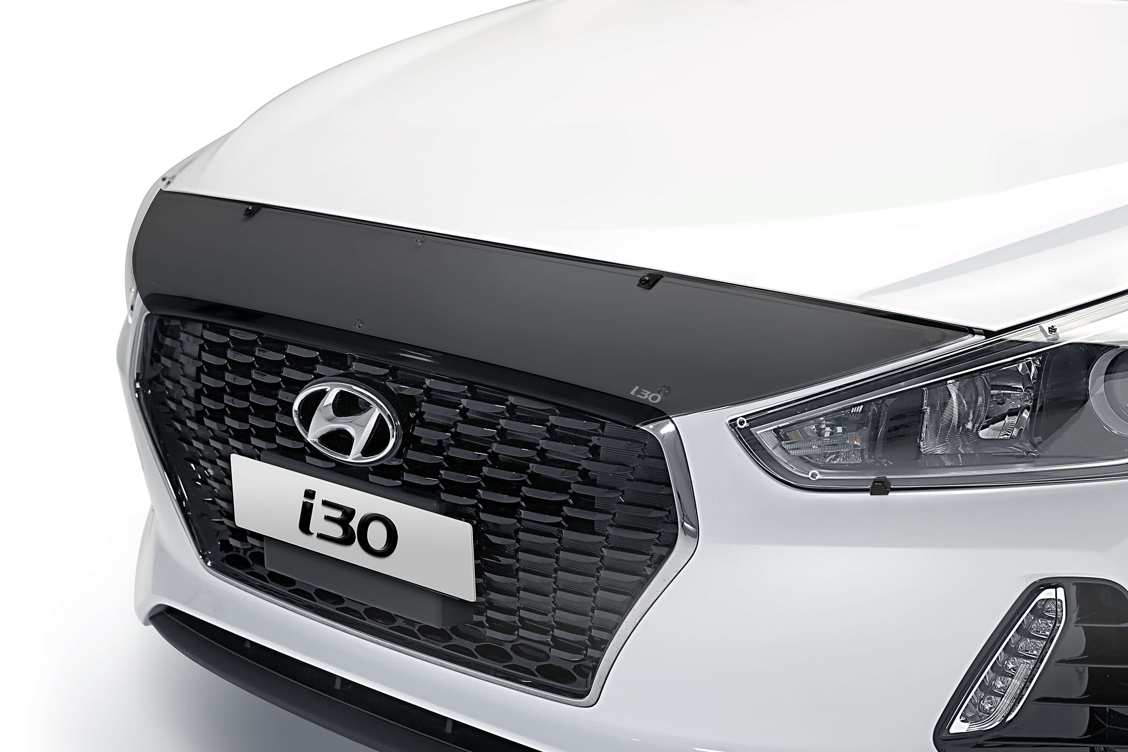 i30_accessories_Bonnet_Protector_Smoked_RT_800x600.jpg