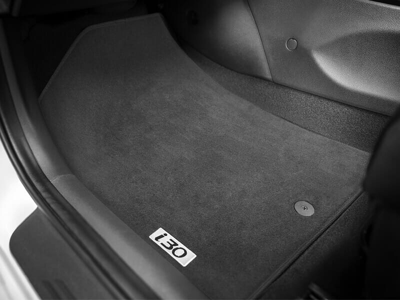 i30_accessories_PDi30-tailored-carpet-floor-mat_800x600.jpg
