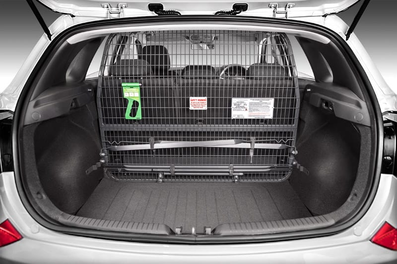 i30_accessories_PDi30cargobarrier_800x600.jpg