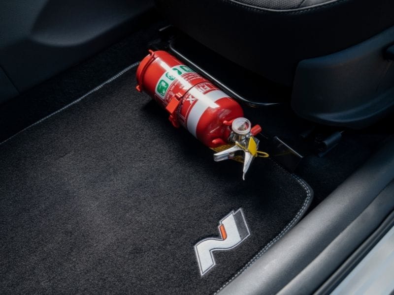 HYUNDAI_ACCESSORIES_N_i30_Fire_Extinguisher_14_800x600