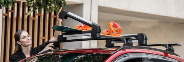 Hyundai_Accessories_Kona_snowboard_carrier_3_590x200.png