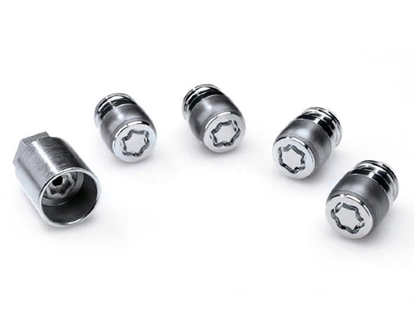 HyundaI_Accessories_Exterior_Locking_Wheel_Nuts_and_Key_590x470.jpg