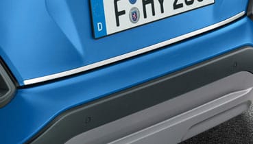 Hyundai_Accessories_Kona_Tailgate_trim_line_chrome_369x210.jpg
