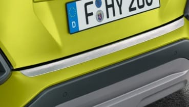 Hyundai_Kona_Accessories_Rear_bumper_trim_line_brushed_369x210.jpg