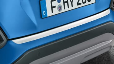 Hyundai_Kona_Accessories_Rear_bumper_trim_line_chrome_369x210.jpg
