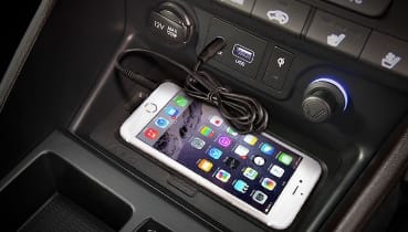Hyundai_Kona_Auxillary_Cable_369x210.jpg