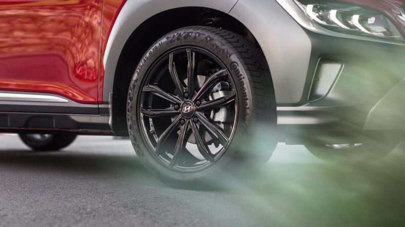 Hyundai_Accessories_Kona_alloy_wheel_1_800x450.jpg