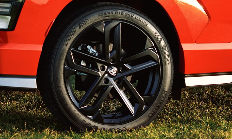ポ*グ様 Hyundai KONA lounge 19インチホイールセット Hyundai KONA lounge 19インチホイールセット 19 x 7.5 Hyundai Kona