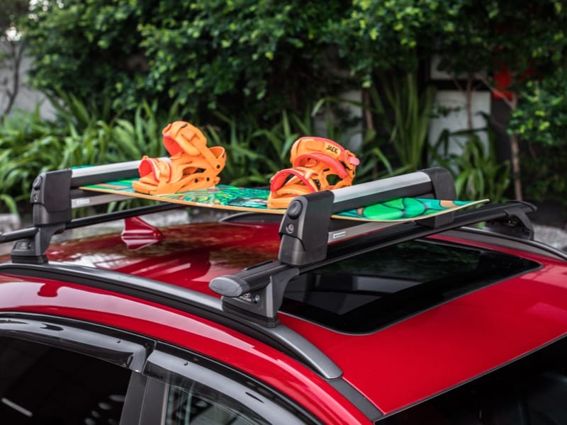 Hyundai_Accessories_Kona_snowboard_carrier_7_800x600.jpg